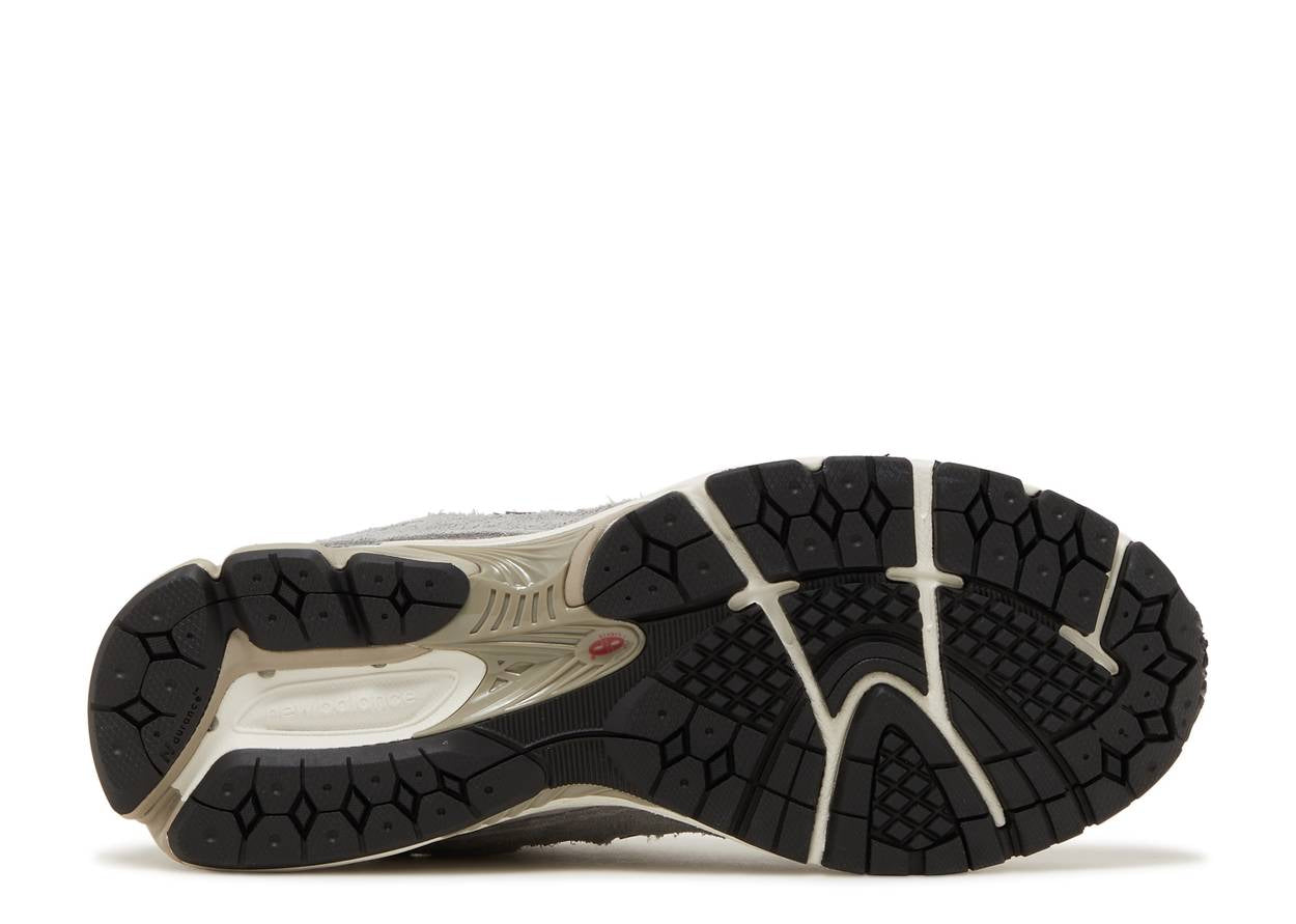 New Balance 2002R
Protection Pack Grey
