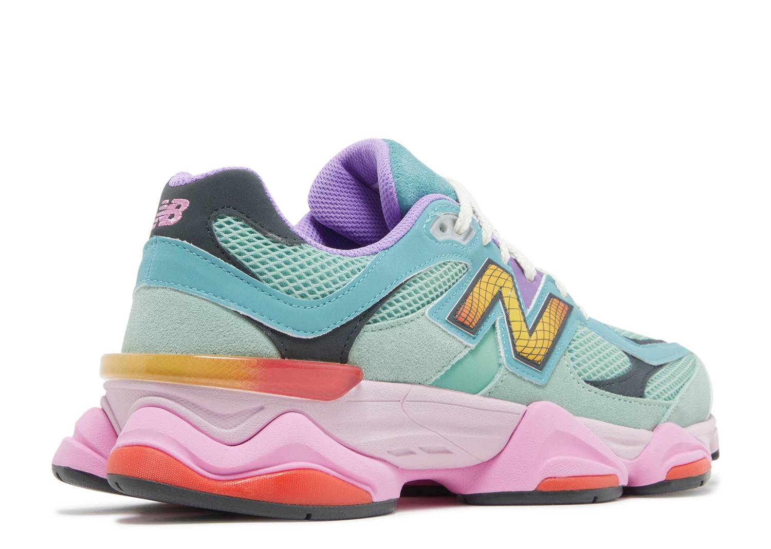 New Balance 9060
Warped Multi-Color