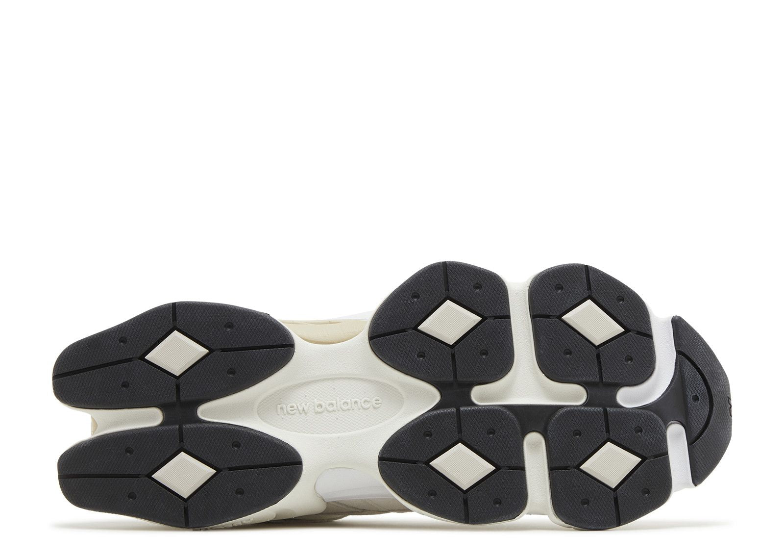 New Balance 9060
Sea Salt Moonbeam