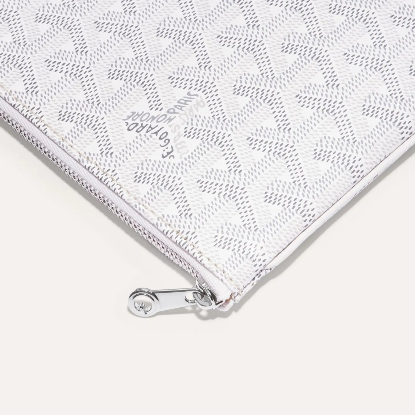 White Senat MM Pouch