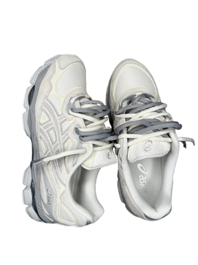 ASICS Gel-NYC
Cream Grey