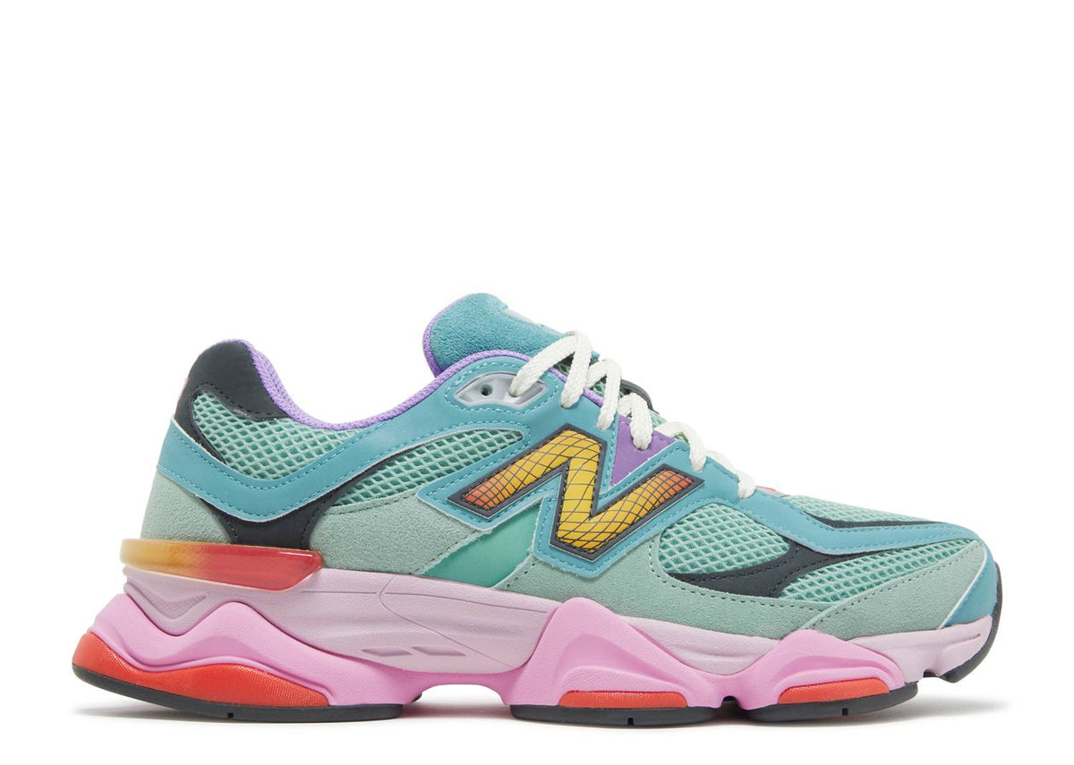 New Balance 9060
Warped Multi-Color